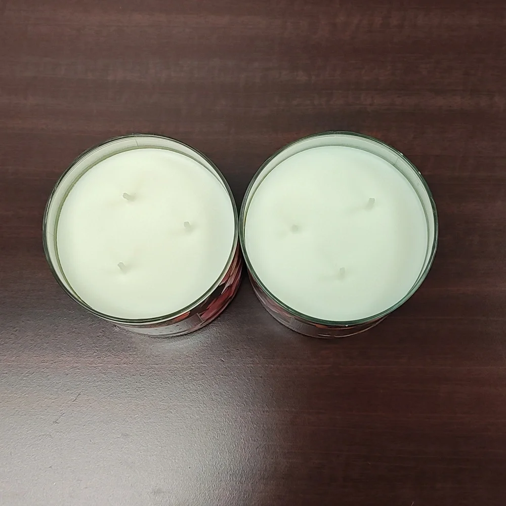 Bath & Body Works COVERED IN ROSES 3-Wick Candles - Set of 2 - Picture 2 of 5
